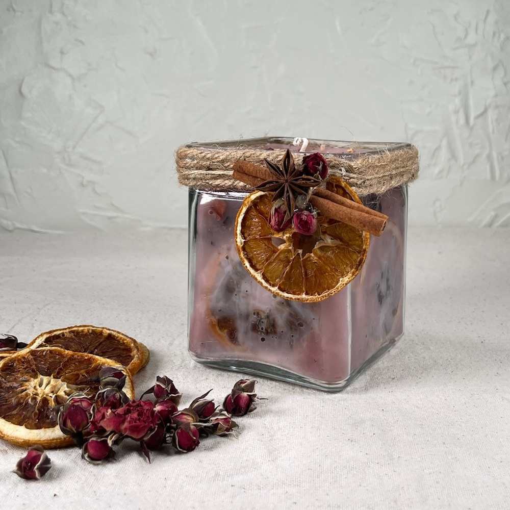 *NWT Berry  Potpourri Candle  20 Oz
